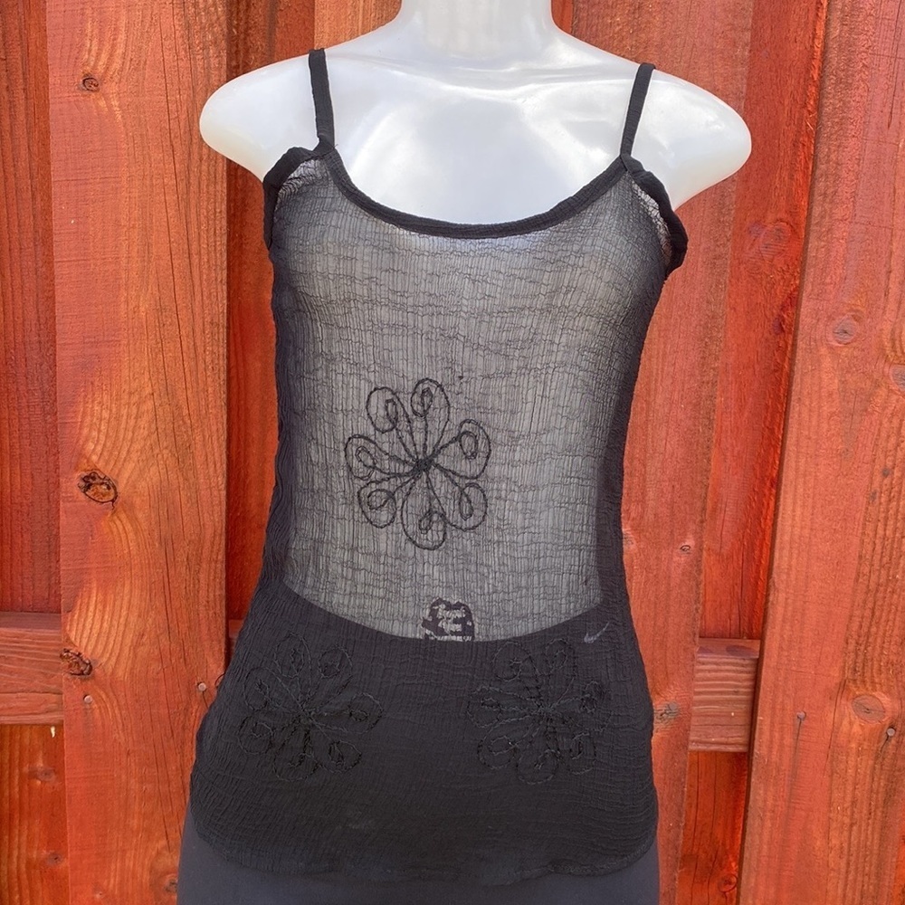 Surface Embroiderd Tank Top Black Size M